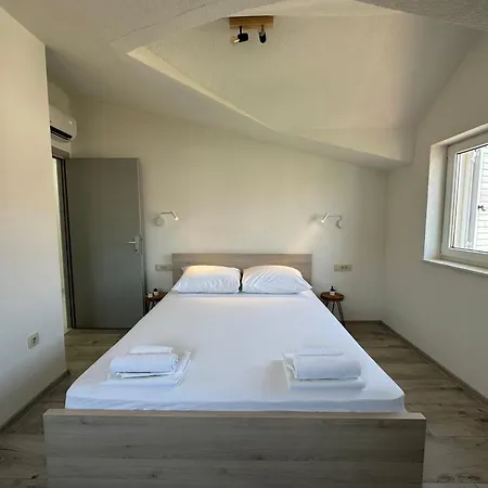 Konukevi Dante Trogir