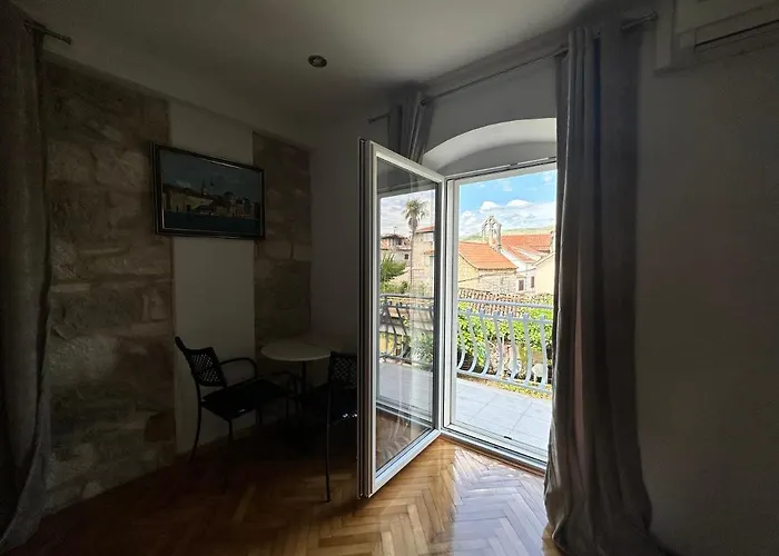 Dante Penzion Trogir