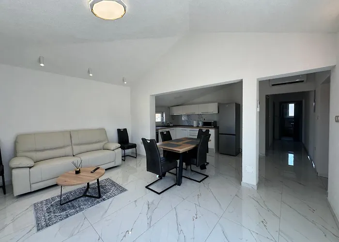 Dante 招待所 特罗吉尔