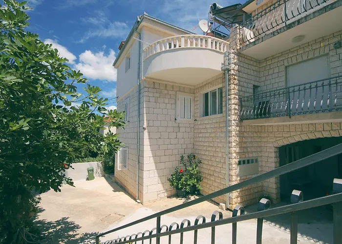 Dante Penzion Trogir