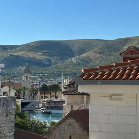 Dante With Swimming Pool Gæstehus Trogir