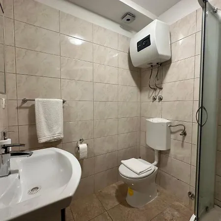 Casa de hóspedes Dante 3*