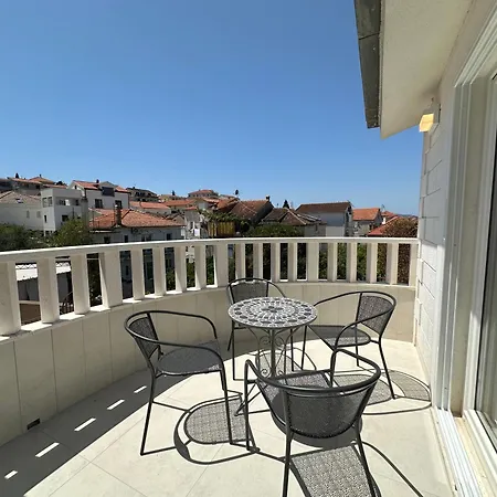 Casa de hóspedes Dante 3*